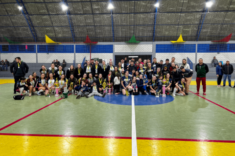 JH instalações é campeã do Campeonato de Futsal Feminino em Nova Esperança do Sudoeste